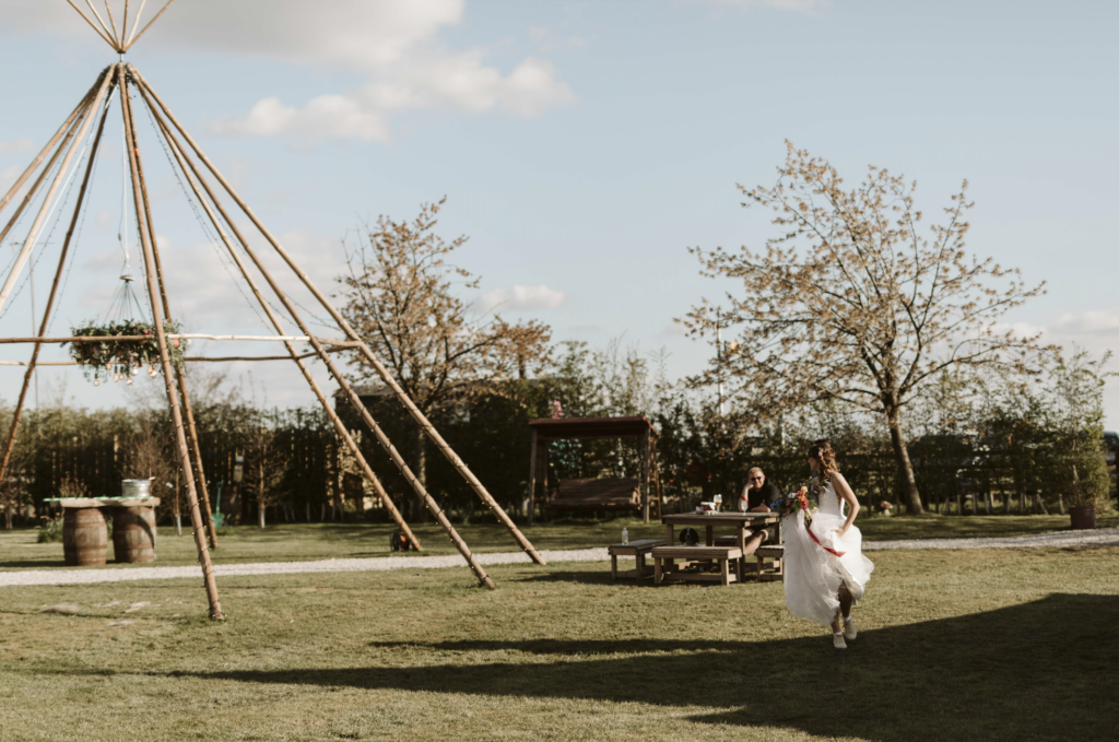 tipi wedding yorkshire, wedding tipi hire, tipi wedding tent