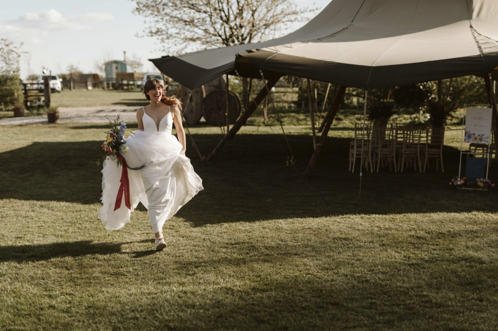 tipi wedding yorkshire, wedding tipi hire, tipi wedding tent